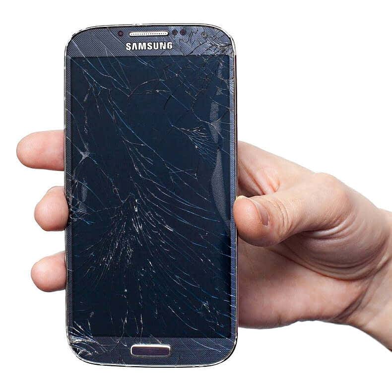 Stark zerstörtes Samsung Handy benötigt Datenrettung