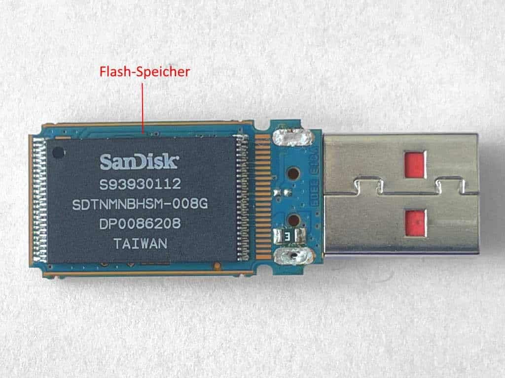 USB Stick Flash-Speicher festgelötet